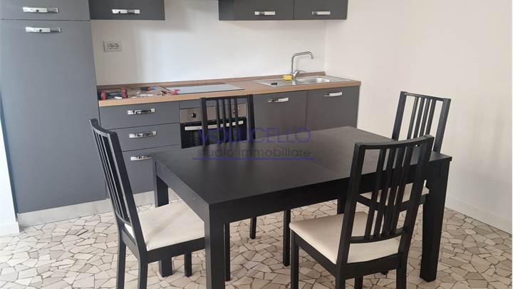 CANTU' Piazza Garibaldi affitto BILOCALE arredato