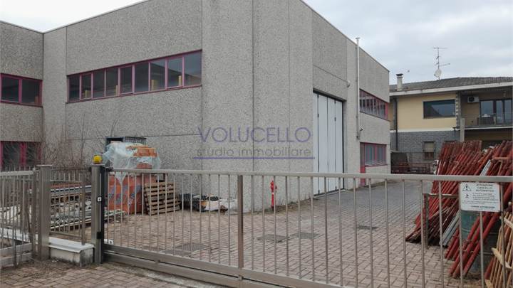 MALNATE: CAPANNONE affitto a riscatto