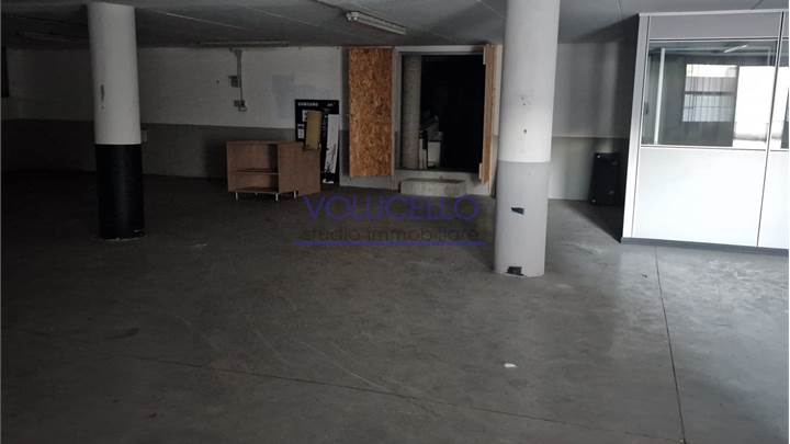 CANTU' Via Manzoni affitto DEPOSITO Mq 176