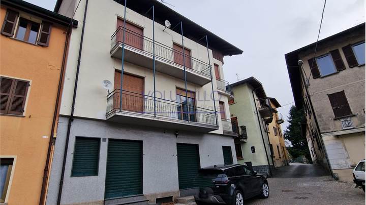 SAN FEDELE INTELVI vendo STABILE di 4 piani