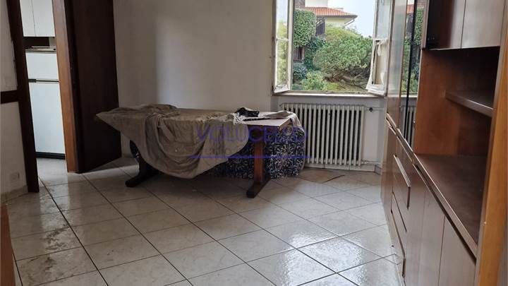 CANTU' centro vendiamo TRILOCALE con box