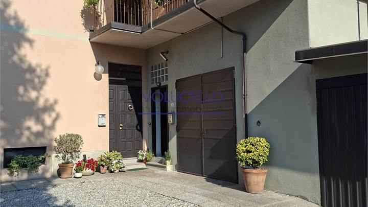 AROSIO centro affittiamo BILOCALE arredato al piano terra