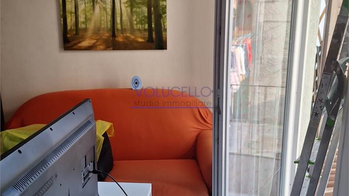 CANTU' zona Galliano vendiamo BILOCALE a reddito