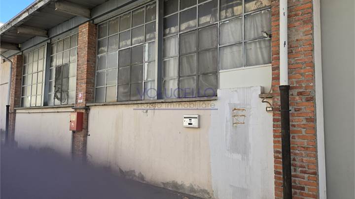 CANTU' Asnago vendiamo CAPANNONE industriale